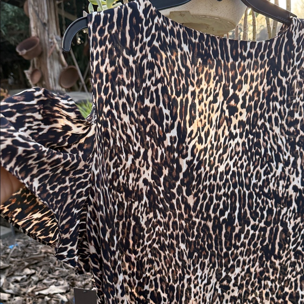 BOLD elements Animal Print Top - Picture 5 of 5